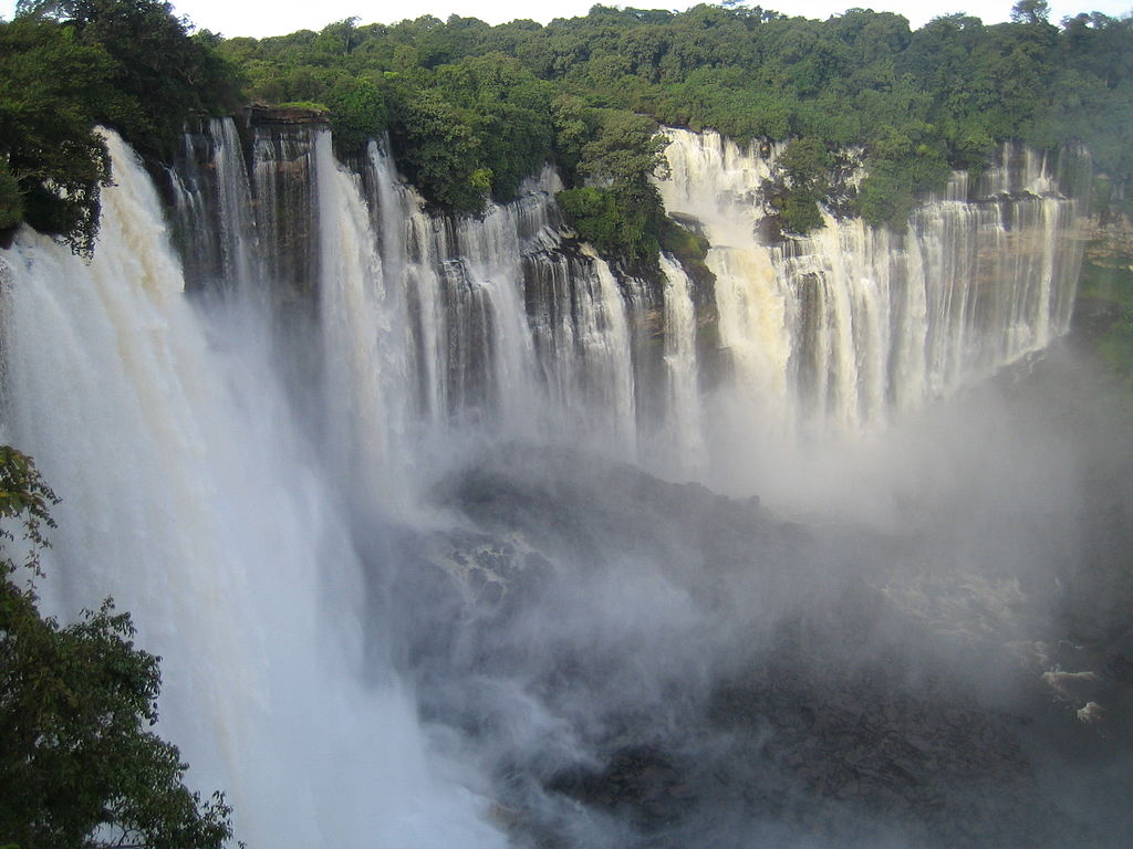 Kalandula Falls, Angola (Paul Cesar Santos, Wikimedia Commons)