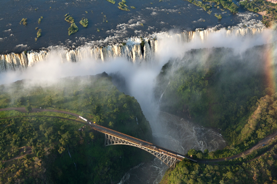 Victoria Falls (Shutterstock)