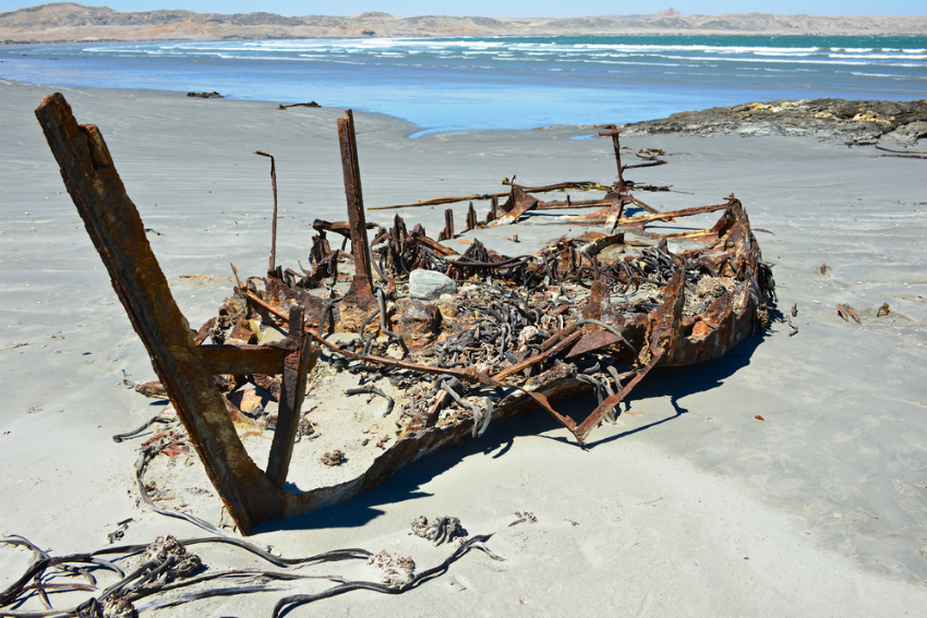 Shipwreck on Namibia's Skeleton Coast (Shutterstock)