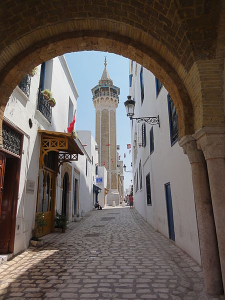 Rue Sidi Ben Arous, Tunis (Annie Noelle, Wikimedia Commons)