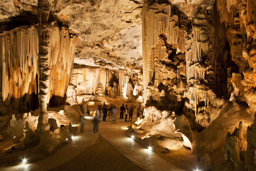 Cango Cave throne room, Oudtshoorn, South Africa (Shutterstock)