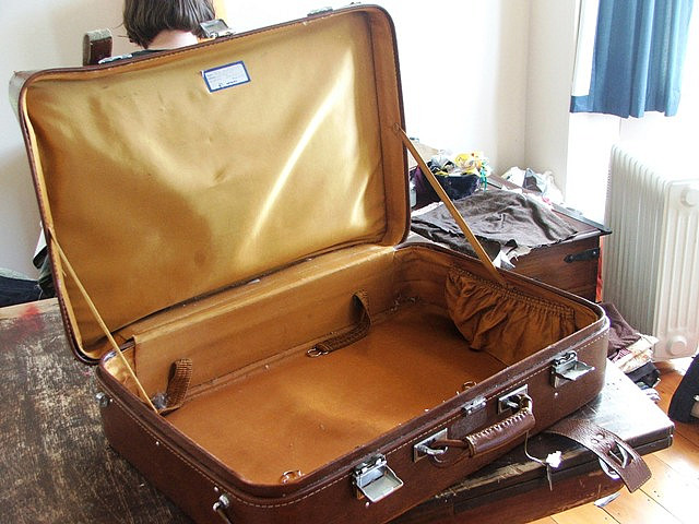 Suitcase (Emma McCleary/flickr)