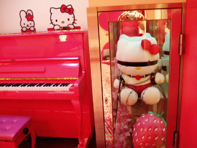 Hello Kitty's darker side (Abroad in Japan / Flickr)