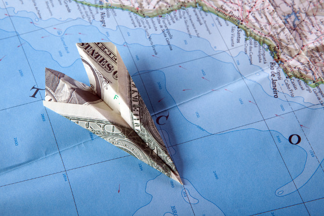 15 Ways To Make Some Cash On The Road While Traveling