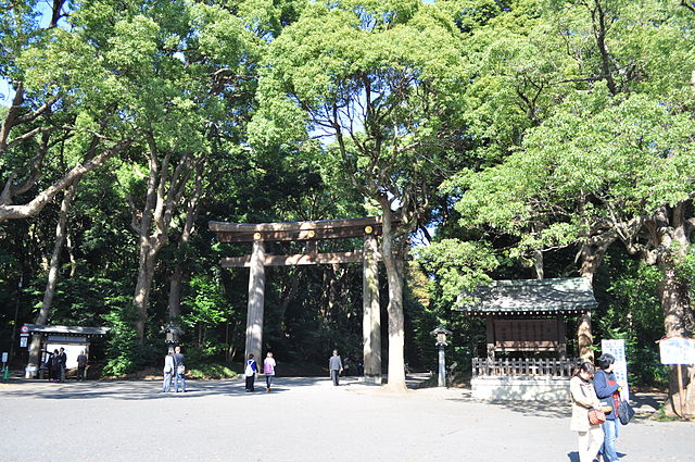 Meiji Shrine (Joe Mabel/Flickr/Wikimedia Commons) 