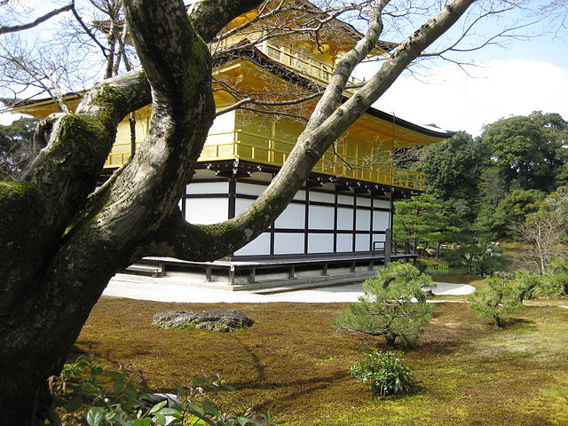 Kinkaku-ji(AllyUnion/Wikimedia Commons)