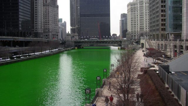 chicago river died green for st patricks day