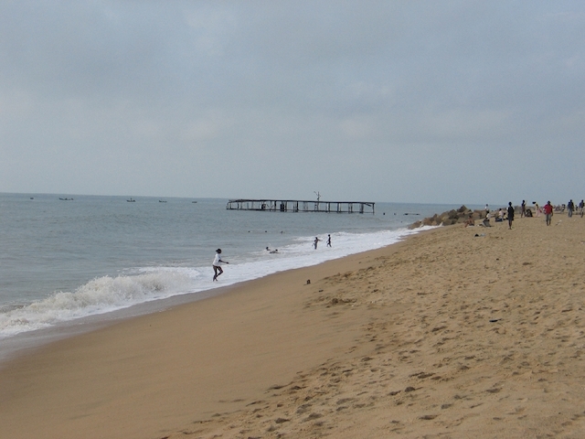 Beach_in_Sumbe,_Angola