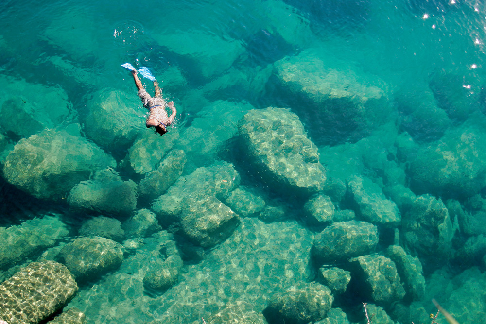 snorkeling and diving in lake malawi