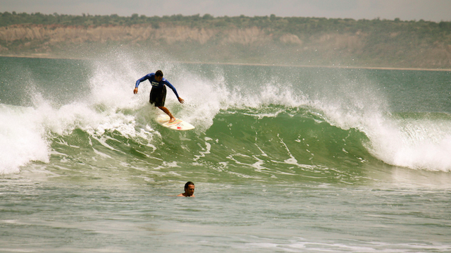 surfing Buraco in angola