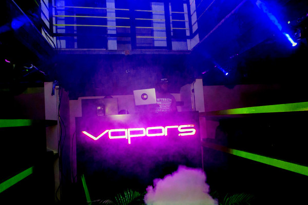 vapors night club